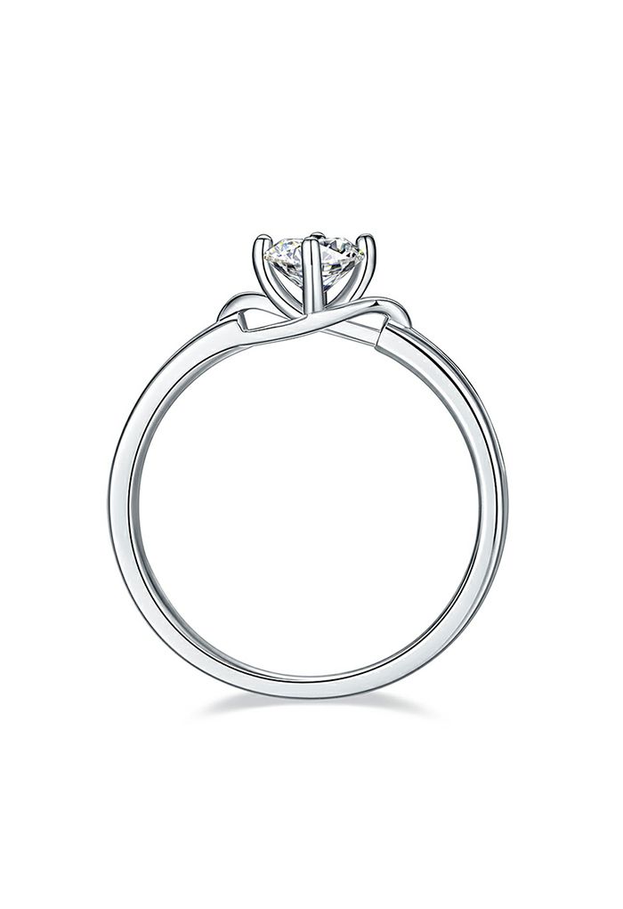 Aushöhlen Moissanite Diamond Ring