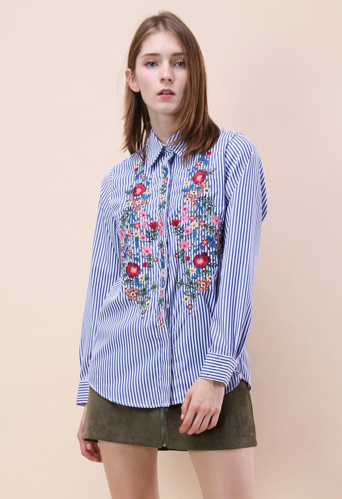 Floral Lullaby - Besticktes Hemd mit blauen Streifen