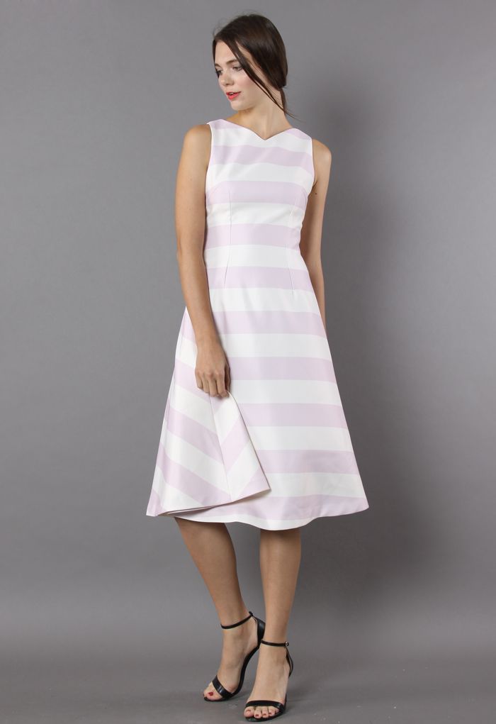 Flatternder Streifen - rosa Midi-Kleid
