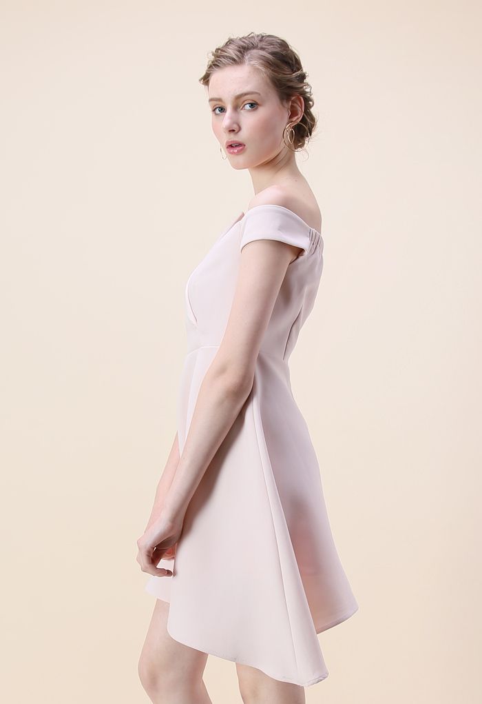 Charmant in Asymmetrie off-Schulter Kleid in pink