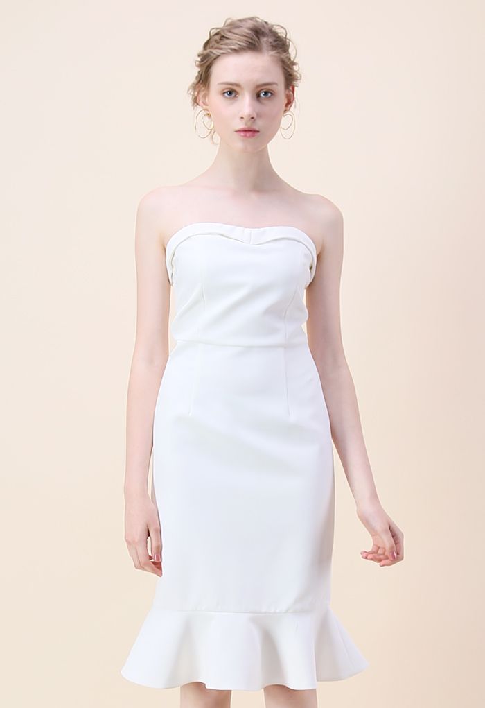 Schlichtes, raffiniertes, trägerloses Body-Con-Kleid in Weiß