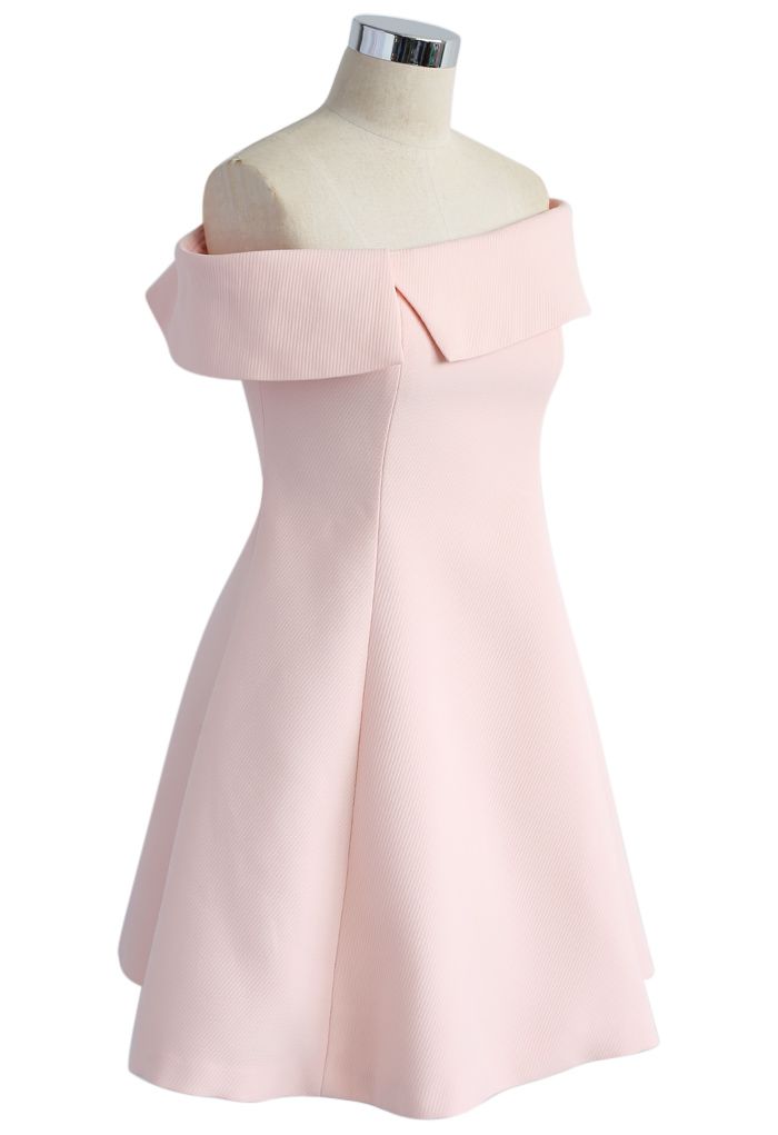 Sei dabei mit Grace Off-Shoulder-Kleid in Pink
