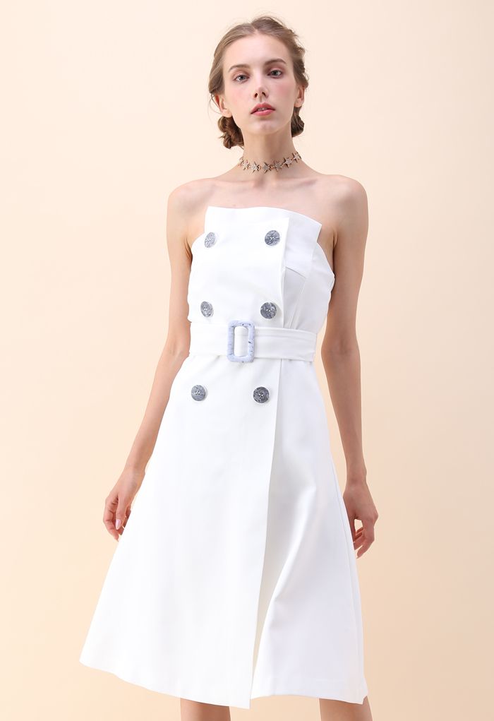 Schöne Verbindung: blankes zweireihiges trägerloses Kleid