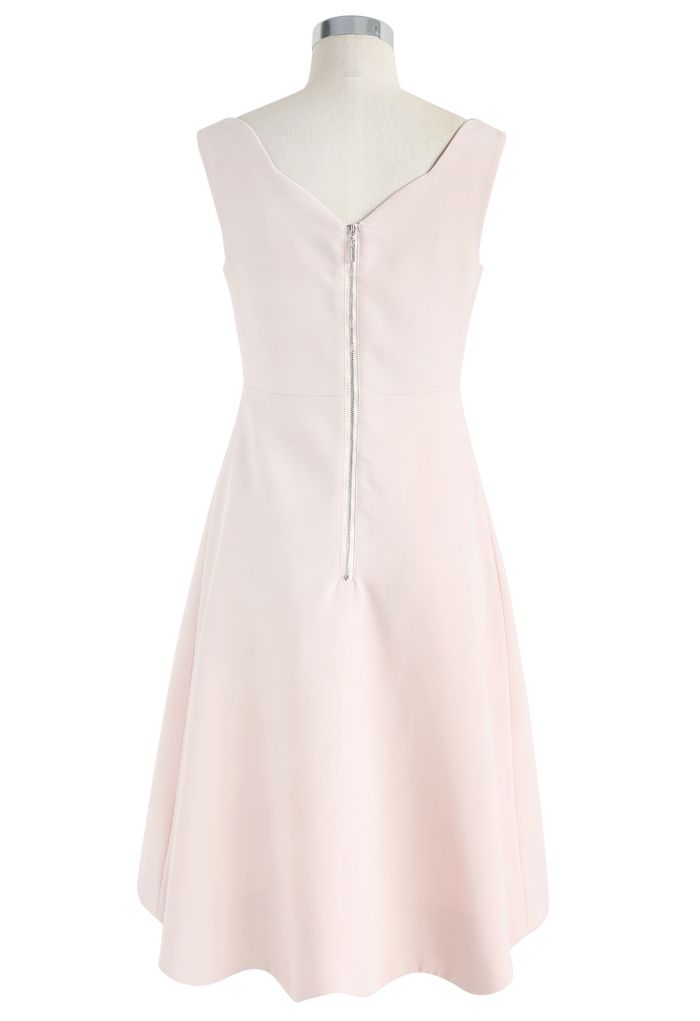 Wellenförmiger Charme - Rosa ärmelloses Kleid