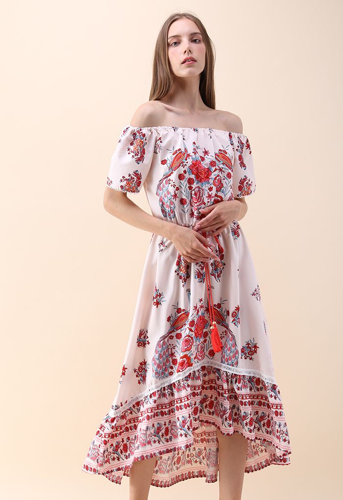 Schulterfreies Chiffon-Kleid mit Blume und Pfau