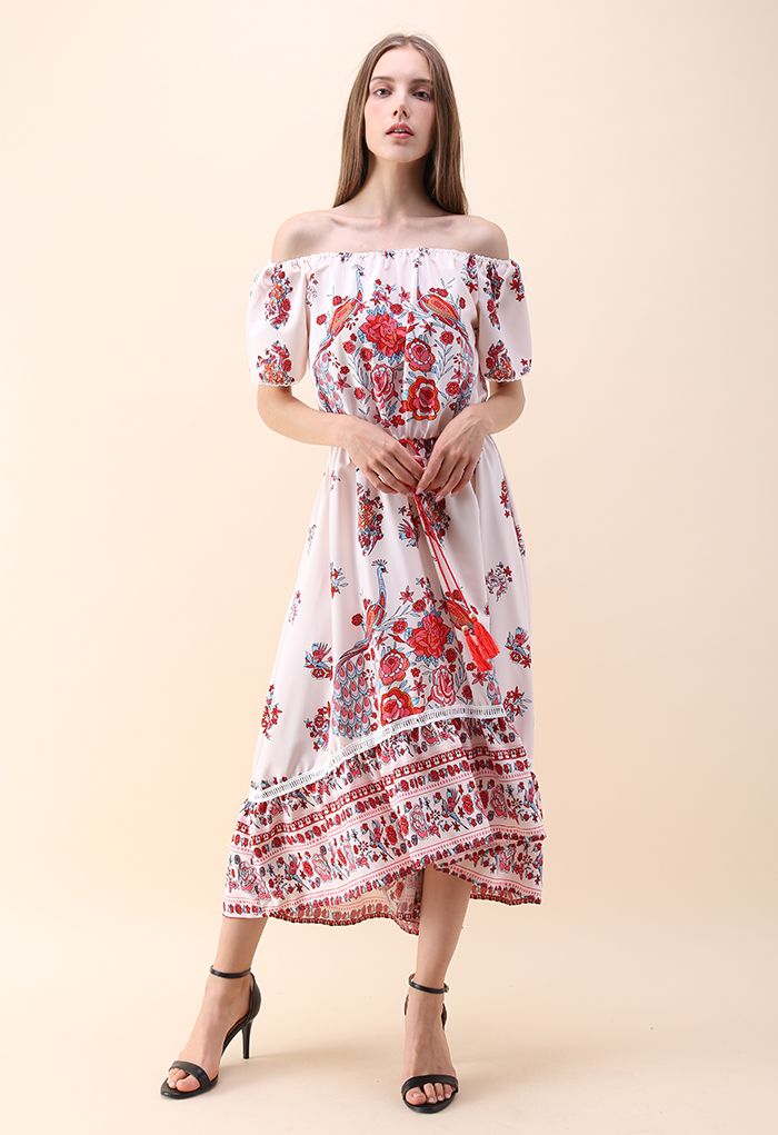 Schulterfreies Chiffon-Kleid mit Blume und Pfau