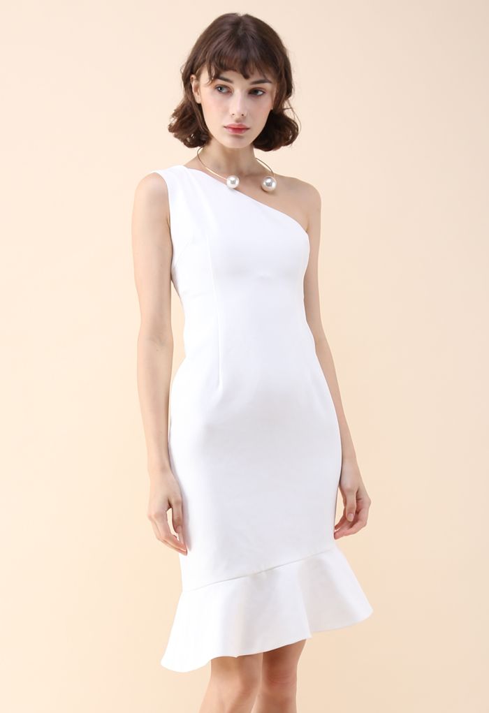 Wie eine Meerjungfrau: Einteiliges Kleid in Weiß 
