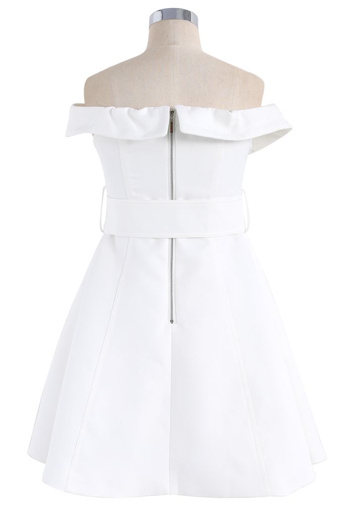 Asymmetric Beauty - Weißes Schulterfreies Kleid