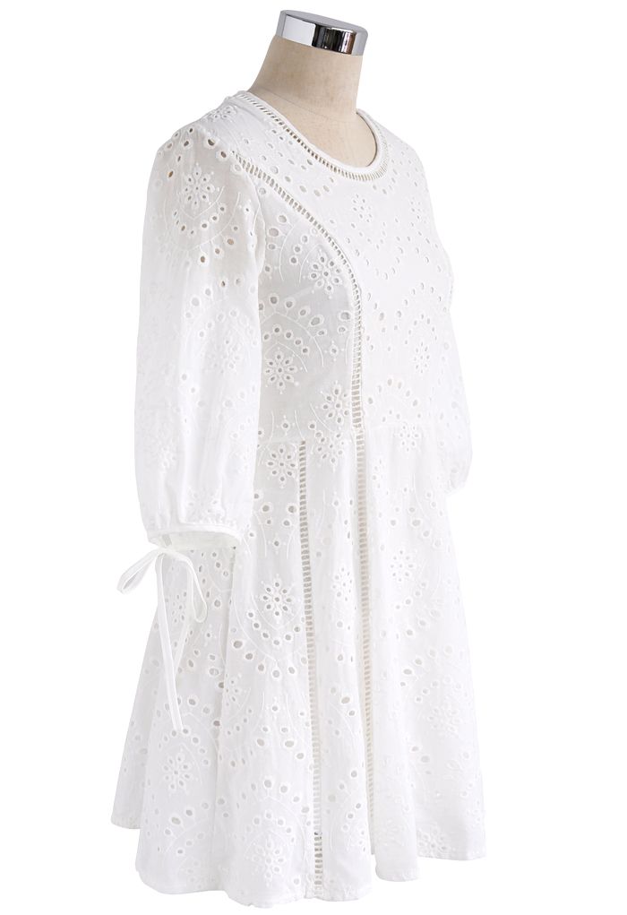 Blessed Recess - weißes besticktes Kleid
