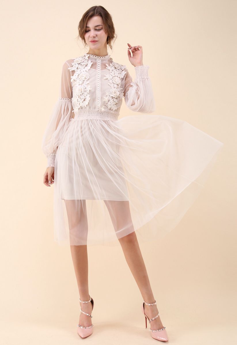 Dunstiger Charme: Creme Häkeln Floral Mesh-Kleid