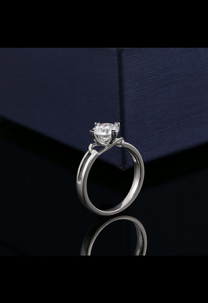 Aushöhlen Moissanite Diamond Ring