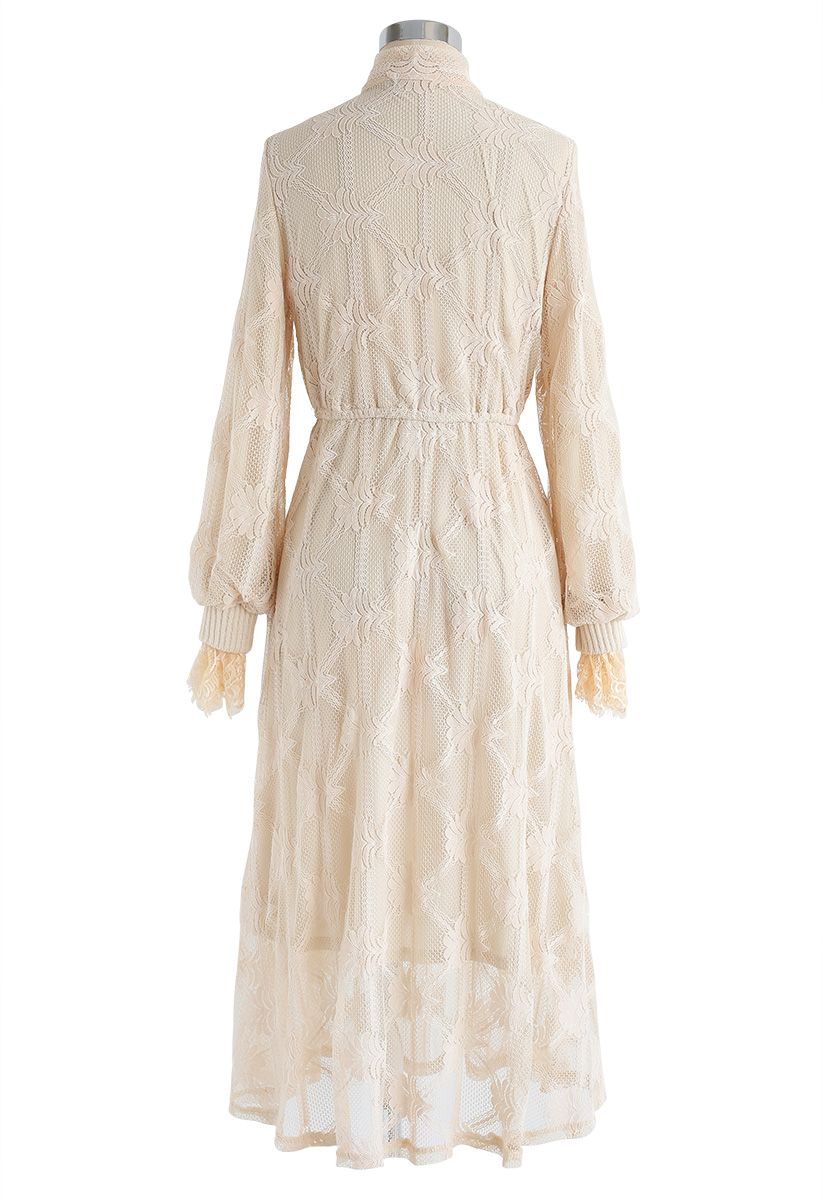 Exklusive Blütenspitze - Cream Pussy-Bow Dress