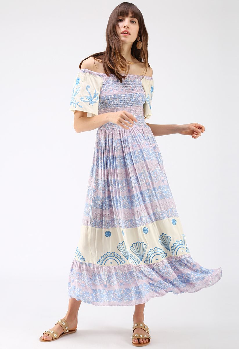 Trägerloses Kleid mit Blumenmuster aus blauem und weißem Porzellan