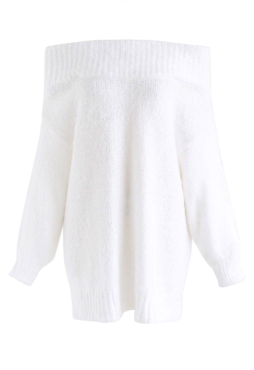 Langer weißer Pullover mit nackten Schultern und Dreams-Print