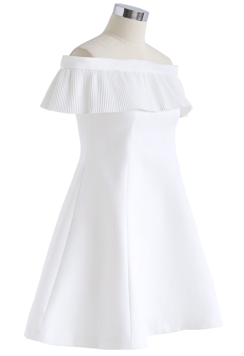 Gehen wir zum Tanz: weißes trägerloses Kleid