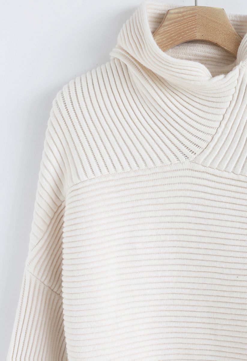 Versuch etwas Neues – Gerippt gestrickter Pullover in Elfenbeinfarben