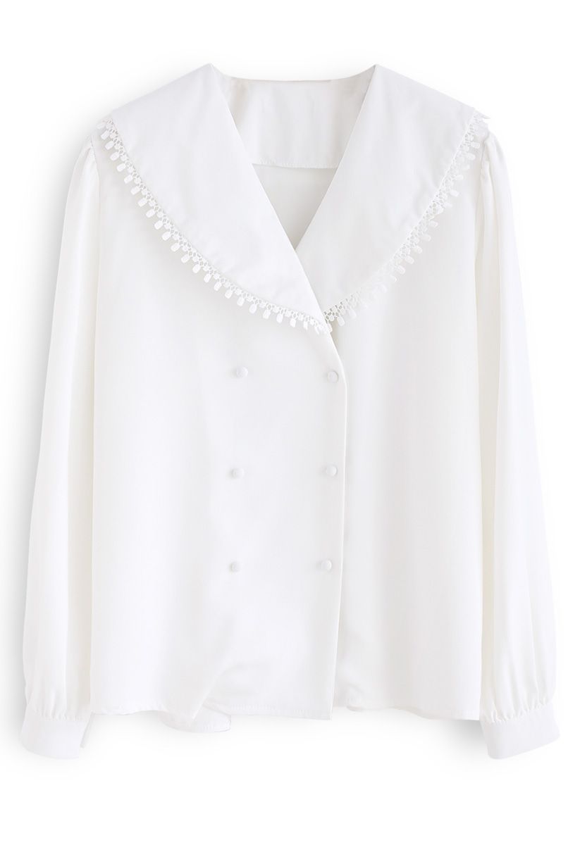 Be Your Love – Zweireihiges Chiffonshirt in Weiss