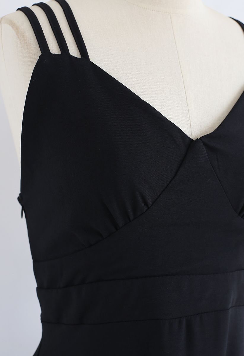 Perfect Sunday - Camisole mit gekreuzter Rückseite in Schwarz