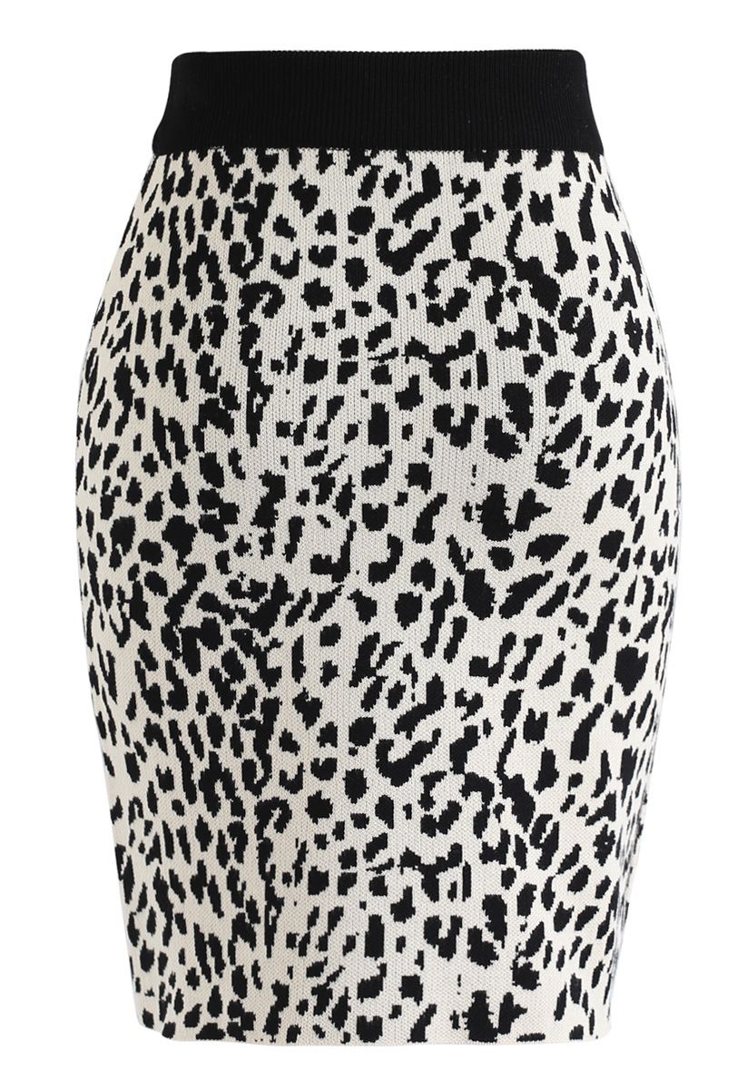 Leopard Print Mini Knit Skirt in Black