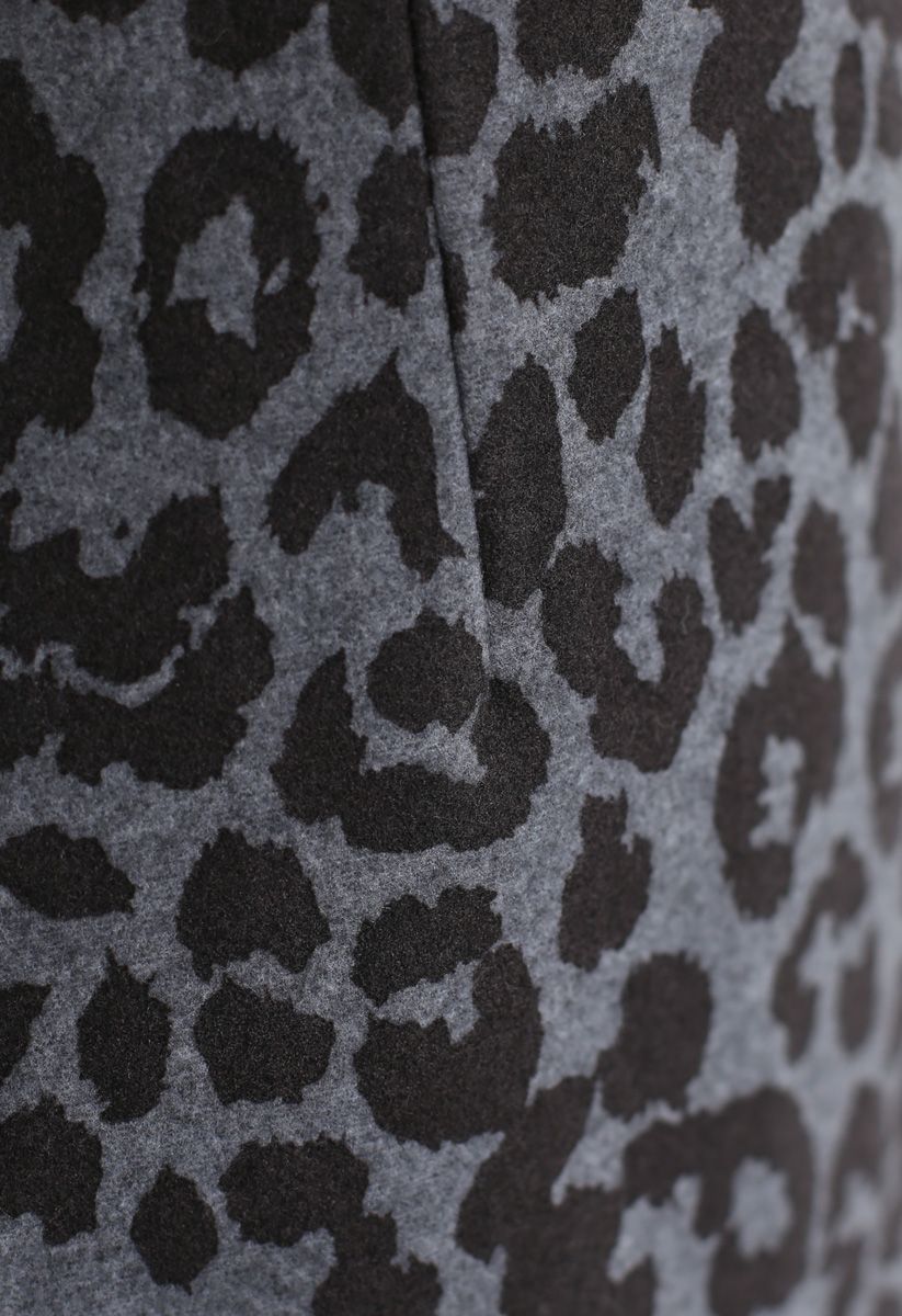Wollgemischter Knospenrock mit Leopardenmuster in Rauch