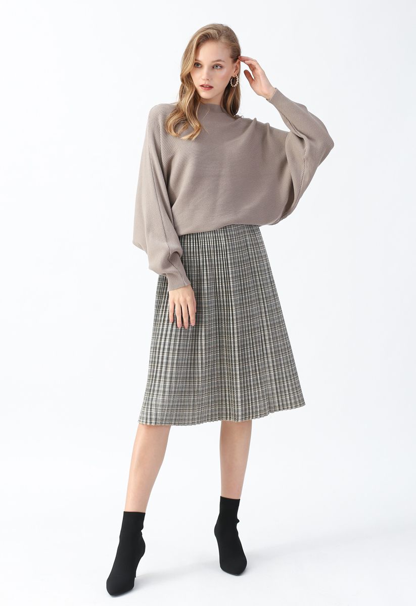 Boat Neck Batwing Sleeves Crop Knit Top in Taupe