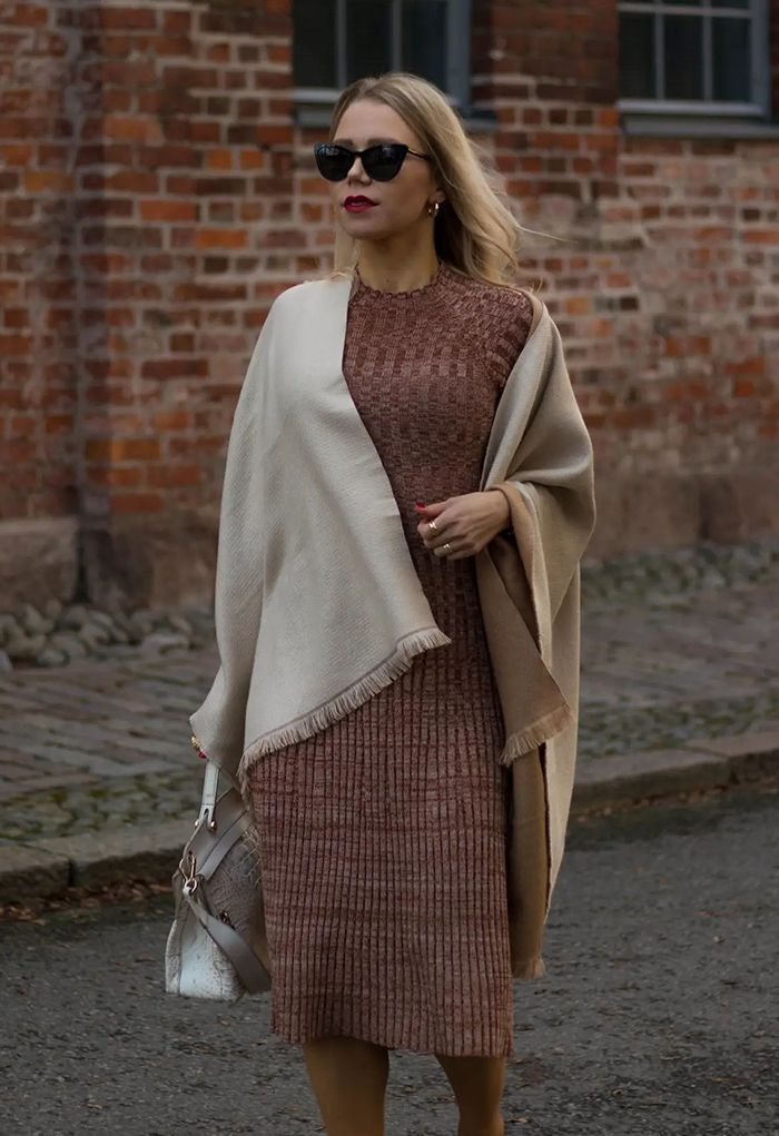 Einfarbiger Wendeponcho in Camel