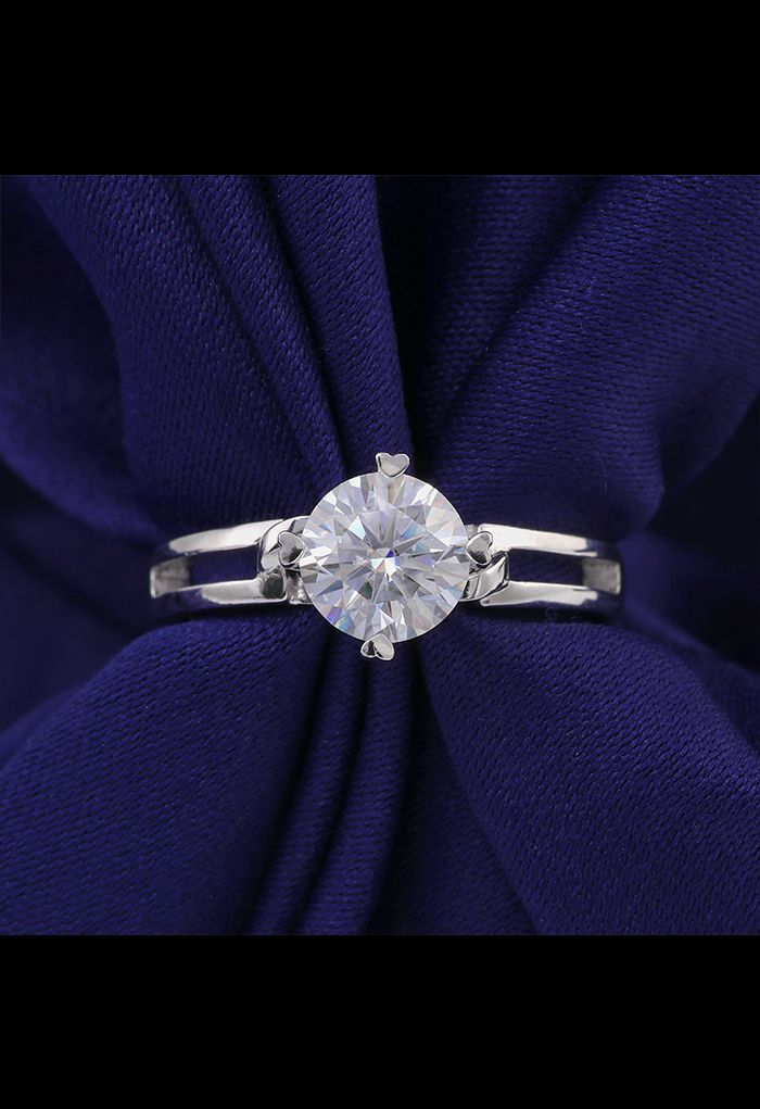 Aushöhlen Moissanite Diamond Ring