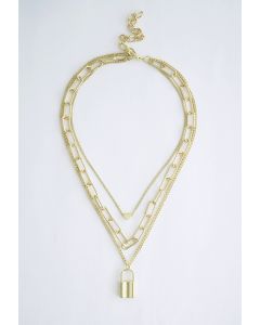 Mehrschichtige Halskette mit Verschlusskette in Gold
