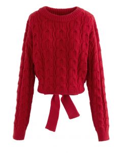 Kurzer Pullover mit Zopfmuster und Schnürung in Rot