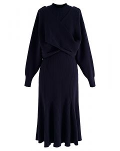 Strickset aus geripptem Pullover und ärmellosem Kleid in Marineblau