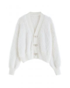 Bowknot Brooch Fuzzy Knit Cardigan in Weiß