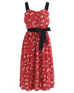 Bezauberndes Cami-Kleid mit Schleifen und Rüschen in roter Rose