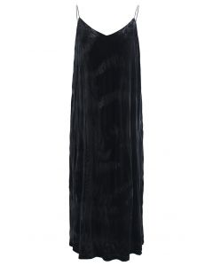 Dezentes, plissiertes Cami-Kleid aus Samt in Schwarz