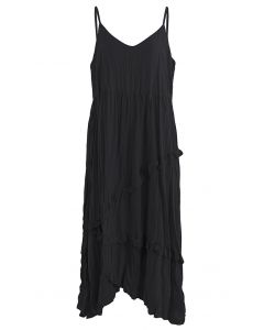 Cami-Kleid mit Rüschen und asymmetrischem Saum in Schwarz