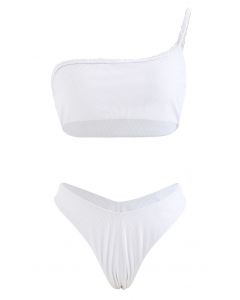 Weißes geflochtenes One-Shoulder-Bikini-Set