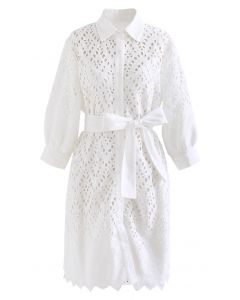 Gehäkeltes Schaltfläche Ab Kleid mit Rautenösen in Weiß
