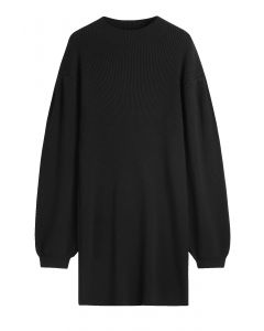 Geripptes Pulloverkleid mit Rundhalsausschnitt und Laternenärmeln in Schwarz