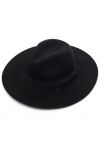 Eleganter schwarzer Hut mit Diskette