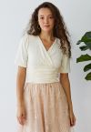 Faux-Wickel-Top mit geraffter Taille in Creme