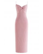 Figurbetontes Cami-Kleid aus Strick mit verdrehter Vorderseite in Rosa