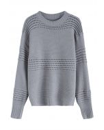 Gestreifter, durchbrochener Strickpullover in Grau