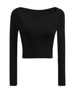 Geripptes Crop-Top mit eingekerbtem Ausschnitt in Schwarz