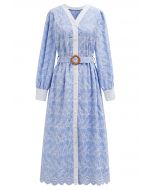 „Dancing Floret“ besticktes Button-Down-Kleid in Babyblau