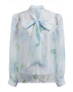 Bezauberndes, transparentes Hemd mit Schleife und Aquarellblumenmuster in Blau