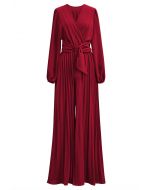 Plissierter Jumpsuit mit weitem Bein und Schärpe in Rot