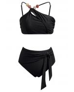 Bikini-Set mit asymmetrischen Trägern und Schleife aus Kunstharzperlen in Schwarz