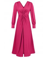 Maxikleid mit V-Ausschnitt und Cut-Out-Ärmeln und verdrehter Vorderseite in Pink