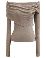 Soft Elegance – Off-Shoulder-Stricktop mit Klappe in Sand