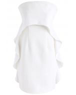 Trägerloses Kleid mit Falten und vereinfachter weißer Eleganz
